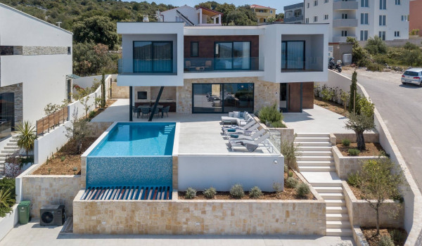 Luxury villa Seven Seas with infinity pool by the sea in Razanj
